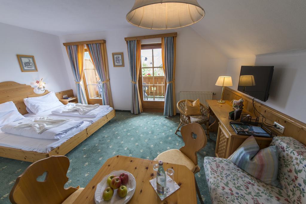 Gutshof Wolfgangsee Resort & Event Hotel ชตรอเบิล ภายนอก รูปภาพ