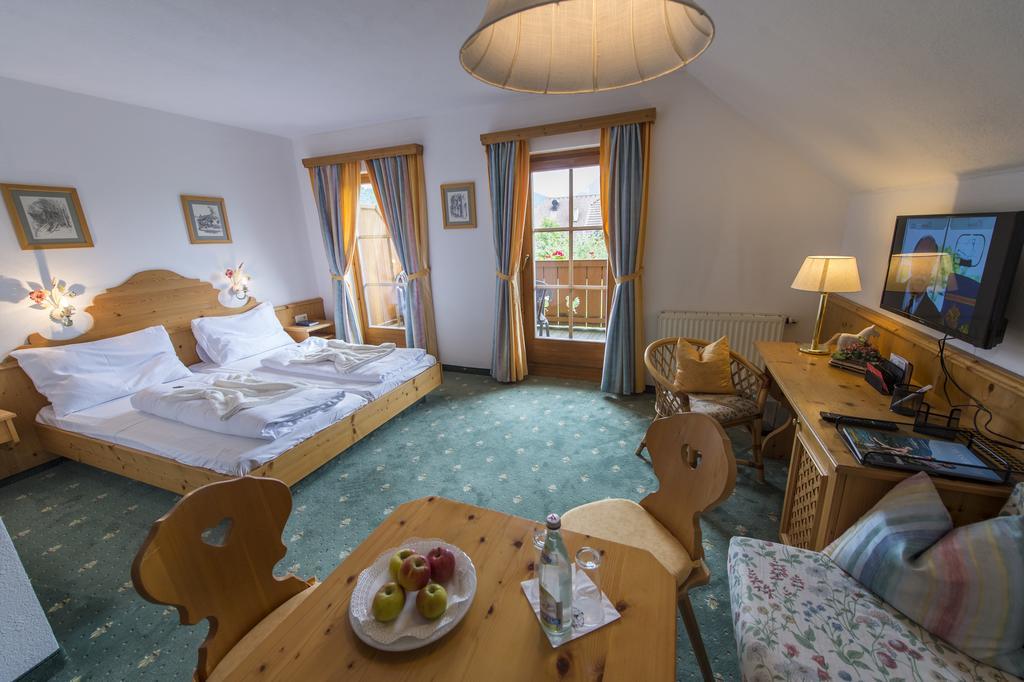 Gutshof Wolfgangsee Resort & Event Hotel ชตรอเบิล ภายนอก รูปภาพ