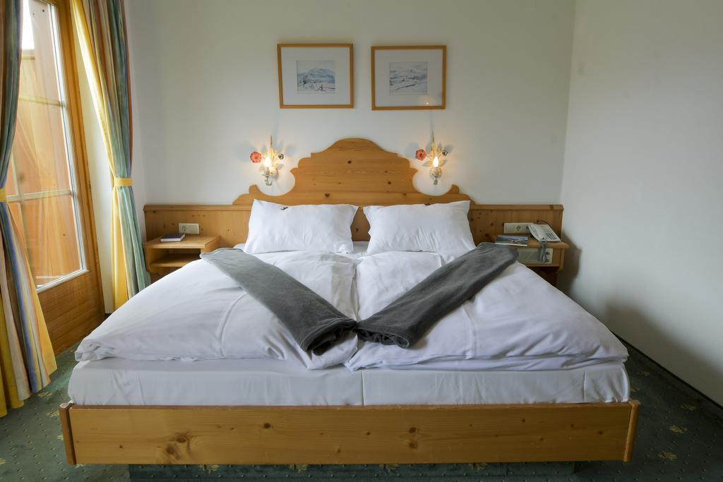 Gutshof Wolfgangsee Resort & Event Hotel ชตรอเบิล ภายนอก รูปภาพ