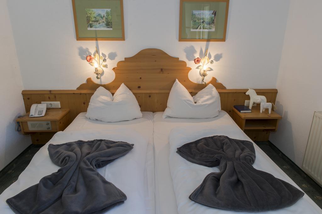 Gutshof Wolfgangsee Resort & Event Hotel ชตรอเบิล ภายนอก รูปภาพ