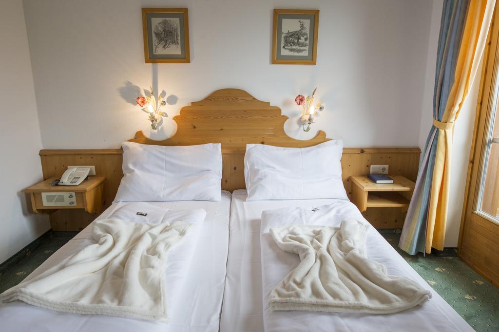 Gutshof Wolfgangsee Resort & Event Hotel ชตรอเบิล ภายนอก รูปภาพ