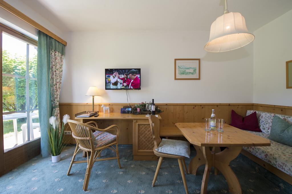Gutshof Wolfgangsee Resort & Event Hotel ชตรอเบิล ภายนอก รูปภาพ